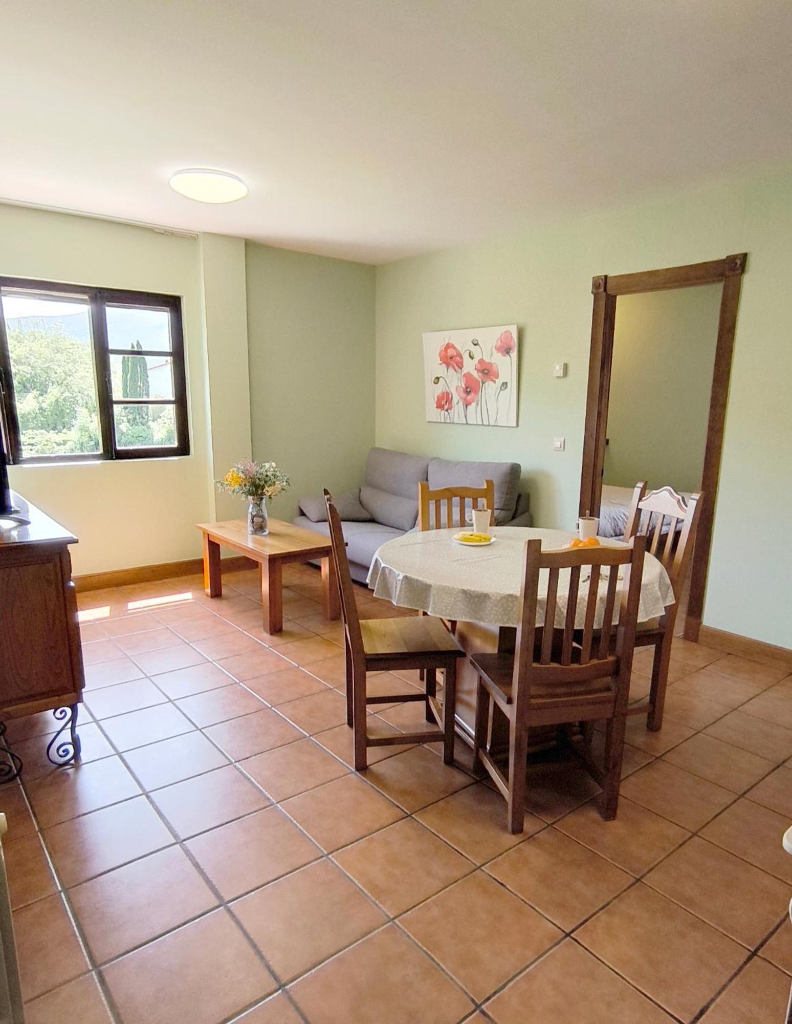 Apartamentos Florinda Ucieda エクステリア 写真